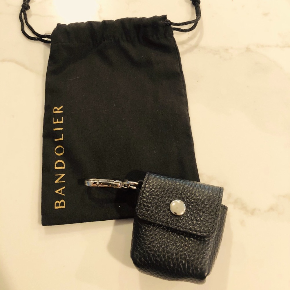 Avery AirPod Clip-On Pouch - Black/Gold